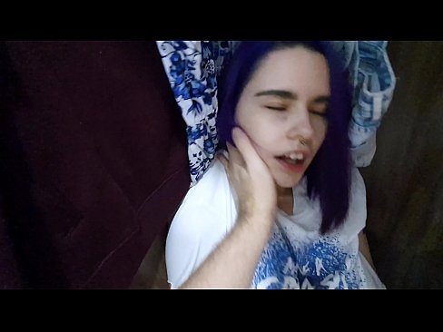 ❤️ Ya sami kanwata a cikin kabad ya taimaka mata ❤️ Batsa na Rasha ️❤